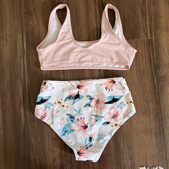 Shein Bathing suit - Picture 3 of 4